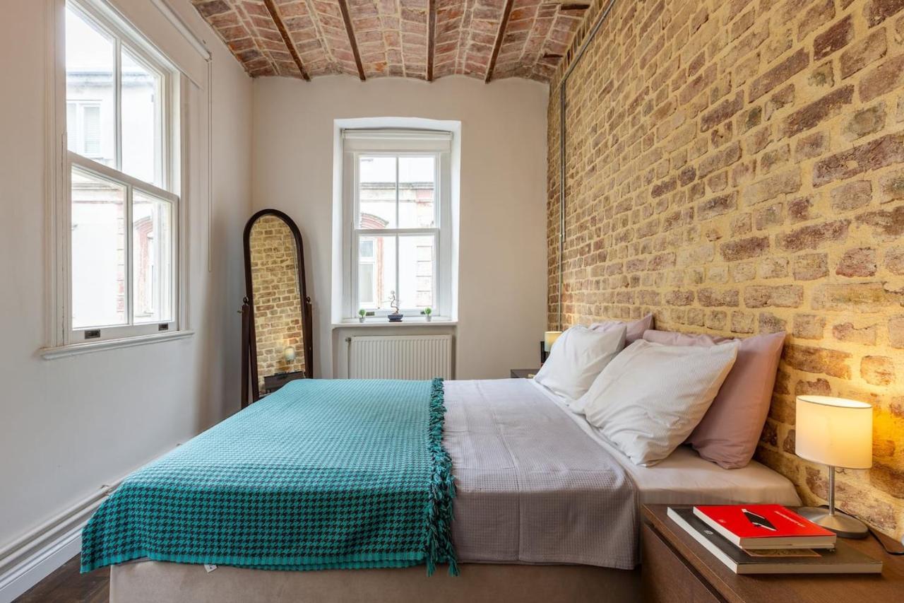 Renovated Apartment At The Heart Of Istanbul With Huge Terrace Exterior photo